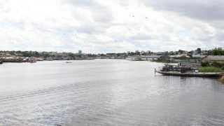 Funcionários de náutica encontram corpo de homem ‘boiando’ no rio Negro