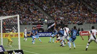 Com gol contra, Vasco vence Londrina por 1 X 0 na Arena da Amazônia