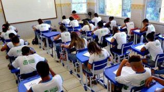 Estudo prevê perda de R$ 24 bi anuais para educação com PEC 241; MEC contesta