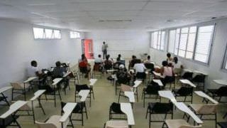 Quase metade dos alunos que entraram na graduação em 2010 desistiram do curso