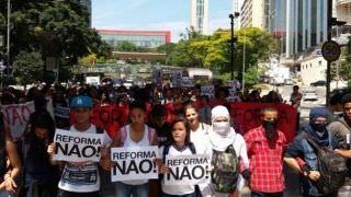 Estudantes protestam contra reforma do ensino médio, no centro de São Paulo