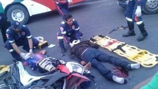 Colisão entre motocicleta e ônibus deixa duas pessoas feridas, na Zona Norte de Manaus