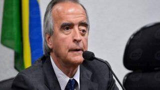 Cerveró diz que repassou propina a senadores do PMDB para ficar no cargo