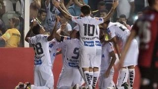 Santos bate o Vitória e segue confiante em título