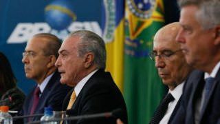 Temer critica Dilma e diz que 'lucidez' deve substituir 'ilusionismo'