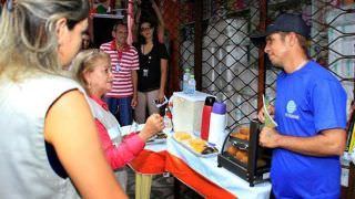 Visa Manaus realiza operação ‘Boas Festas’ na praça dos Remédios