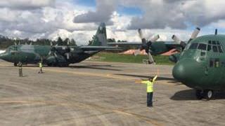 Aviões da FAB com corpos de vítimas do acidente da Chapecoense deixam a Colômbia