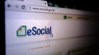 Empregadores domésticos têm até hoje para pagar guia de novembro do eSocial