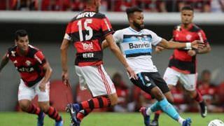 Em Brasília, Flamengo bate Grêmio por 2 a 0 na estreia pela Copa da Primeira Liga