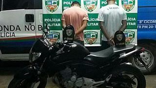 Adolescentes são apreendidos com motocicleta roubada no bairro Compensa