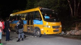 Motorista de micro-ônibus alternativo é morto com tiro na nuca durante assalto