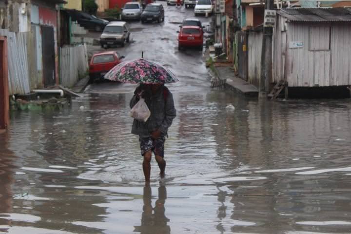 Chuva causa transtornos em vários pontos da cidade (Foto: Lucas Pereira/Diário Manauara)
Prefeitura registra 20 ocorrências em razão de chuva nesta quinta-feira (23)