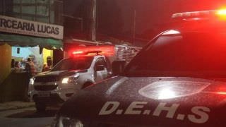 Homem é perseguido e morto a tiros dentro de mercearia, na Zona Norte de Manaus