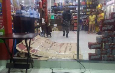 Homem é morto a tiros em loja de conveniência na Zona Norte de Manaus; veja o vídeo