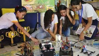 Semed estimula uso da linguagem de programação em escolas da rede municipal