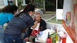 Mães recebem homenagem no Sine Manaus com serviços gratuitos de beleza