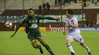 Conmebol abre processo para investigar escalação de zagueiro da Chapecoense