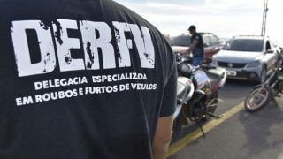 Homem investigado por roubo de motocicleta é preso pela Derfv