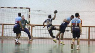 Adalberto Valle, Rio Negro e Zezão e Adalberto Valle estão na final da Taça Laércio Miranda de Handebol