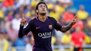Barcelona vence com 3 de Neymar, mas Real se aproxima da taça com 2 de Ronaldo