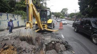 Prefeitura executa ação emergencial na Avenida Ephigênio Sales