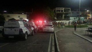 Homem é executado com mais de dez tiros em frente a comércio, na Zona Sul de Manaus