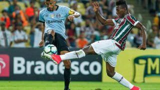 Com arbitragem polêmica, Grêmio derrota o Fluminense e avança na Copa do Brasil