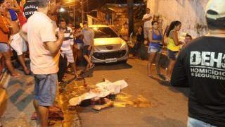 Homem é executado com 21 tiros e pelo menos seis pessoas ficam feridas em Manaus