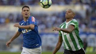 Cruzeiro bate Coritiba por 2 a 0 e volta a vencer no Brasileiro após três jogos