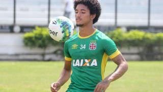 Vasco oficializa saída e Manchester City confirma acerto com volante Douglas