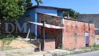 Jovem é morto a tiros e pais ficam feridos após casa no Zumbi ser invadida por criminosos