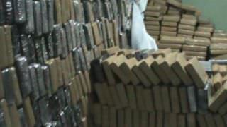 Bolívia apreende uma tonelada de cocaína perto da fronteira com o Brasil
