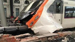 Acidente de trem em Barcelona deixa dezenas de feridos