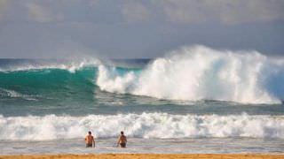 Marinha alerta para ondas de até 4 metros no litoral do Nordeste