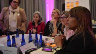 Lideranças femininas debatem estratégias para combater o câncer na mulher