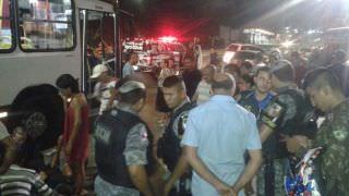 Em Manaus, suspeitos de assalto são agredidos por passageiros de ônibus