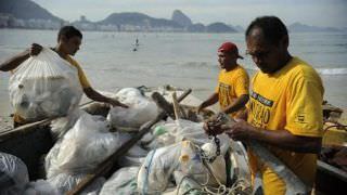 ONGs promovem no Rio ações para conscientizar sobre limpeza de oceanos