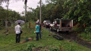 Homem é encontrado com tiros nas costas em terreno abandonado no Tarumã