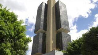 Contas externas fecharam agosto com saldo negativo de US$ 302 milhões