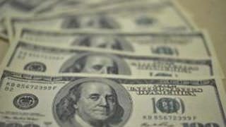 Dólar fecha no menor valor em mais de um mês após nova investigação da JBS