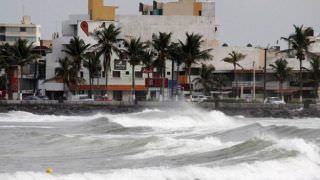 Furacão Katia é rebaixado para tempestade tropical após tocar a terra no México
