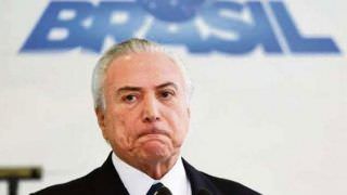 Temer sanciona fundo eleitoral mas veta censura na internet e limite de doação