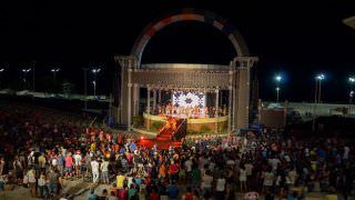 Público participa de votação para escolha de artista para o Boi Manaus 2017