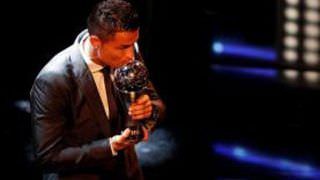 Cristiano Ronaldo é eleito o melhor jogador do mundo pela quinta vez