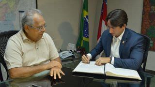 Amazonino empossa novo titular da Secretaria de Política Fundiária, que também responderá por Suhab