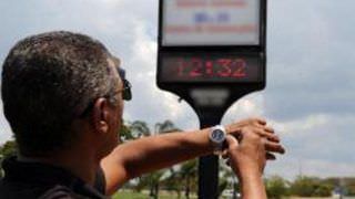 Horário de Verão começa neste domingo em três regiões do país