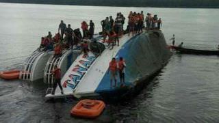 Barco com 102 pessoas naufraga e duas desaparecem, em São Gabriel da Cachoeira