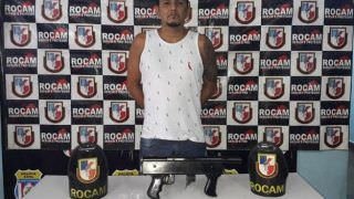 Após denúncia, ‘Daka’ é preso com submetralhadora, drogas e munições na Zona Sul de Manaus