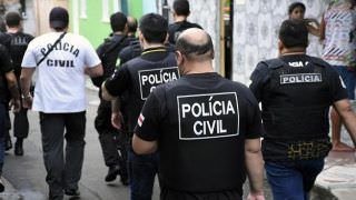 Cinco pessoas são presas com drogas, dinheiro e produtos irregulares na operação ‘Natal Seguro’