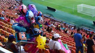 Cadastro facilita entrada de vendedores ambulantes em estádios de Manaus